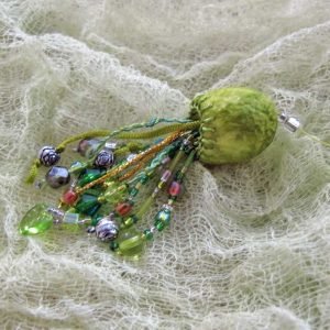 How to Make Mini-Tassels using Silk Cocoons